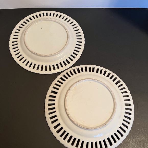 Set of 2 Porcelain Pierced Botanical Plates - Picture 10 of 12